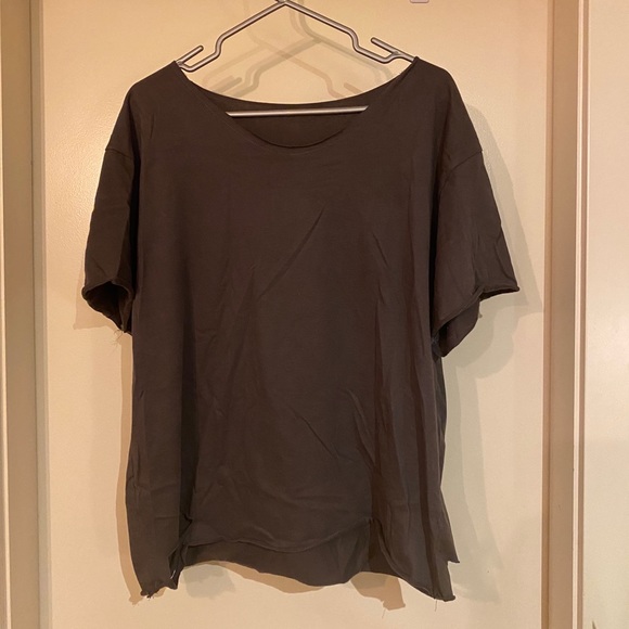 Grey ripped shirt - Picture 1 of 2